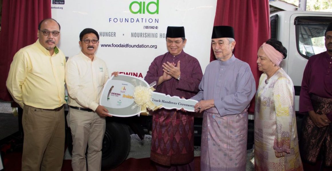 20117226_1851484021831811_7479280164076224350_o Brahim’s Dewina Group and Baitul Hayati Foundation donates refrigerator food truck to Food Aid Foundation to feed the needy