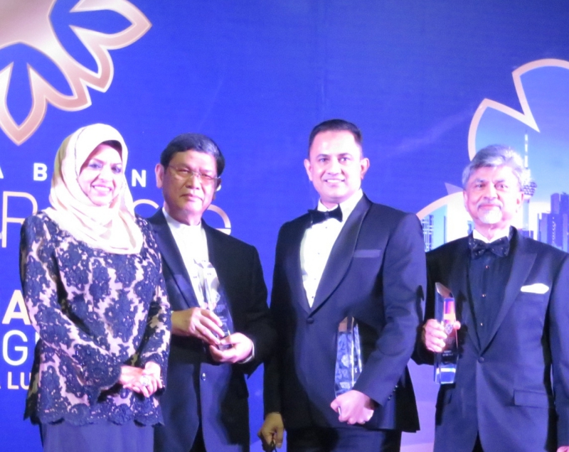 IMG_0885-edit website-msia business award-800 × 636