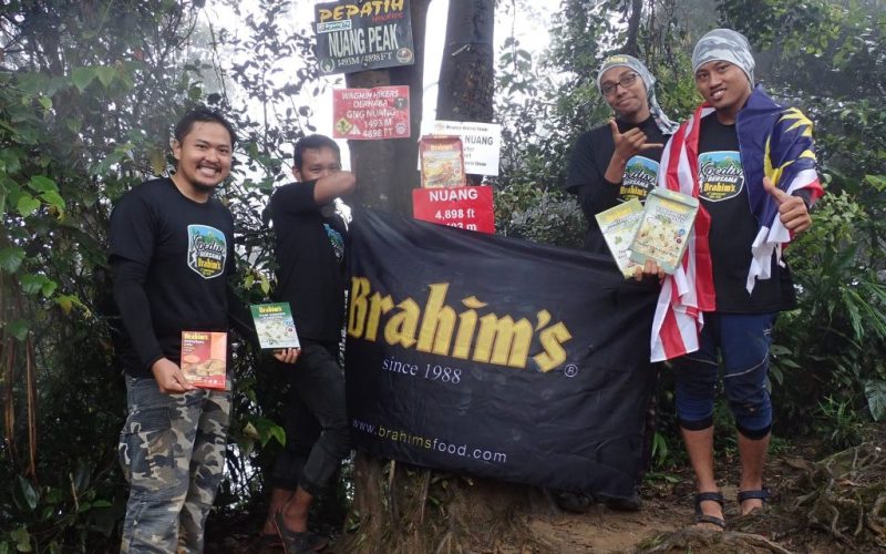 participants at gunung nuang summit