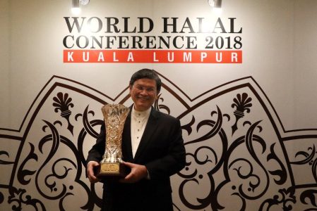 Brahim’s Holdings Bhd was awarded the Halal Excellence Award - 4 April 2018