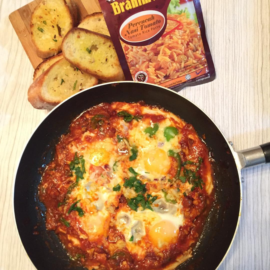 Shakshuka Breakfast by azillayusof