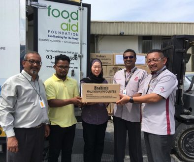 Brahim's Ready To Eat Food for Kampung Kuala Goh, Gua Musang Emergency Relief