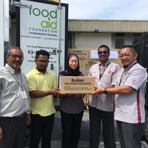 Brahim's Ready To Eat Food for Kampung Kuala Goh, Gua Musang Emergency Relief