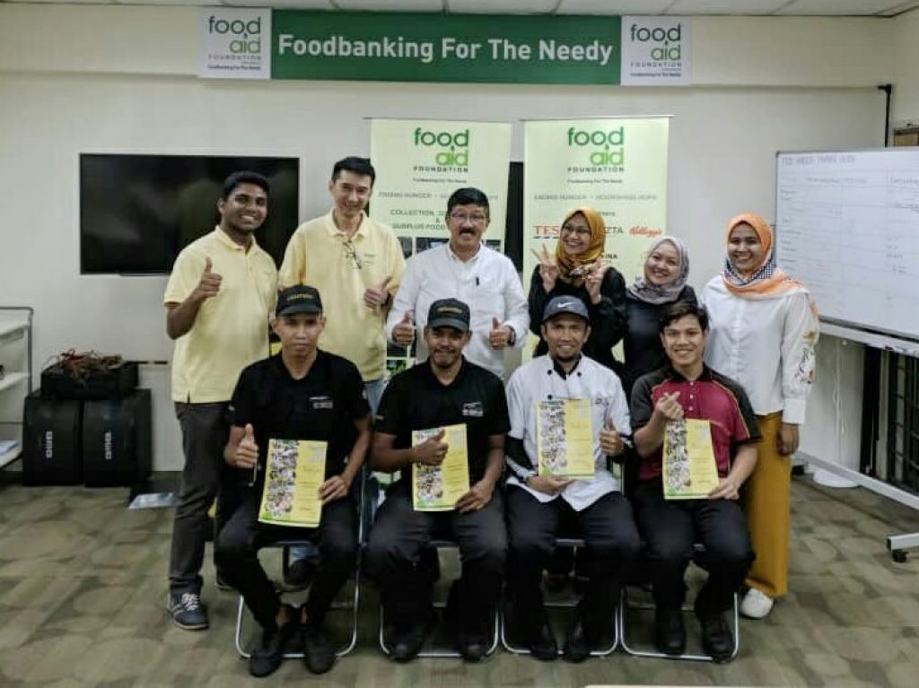 Desatera bantu Food Aid Foundation Brahimsfood