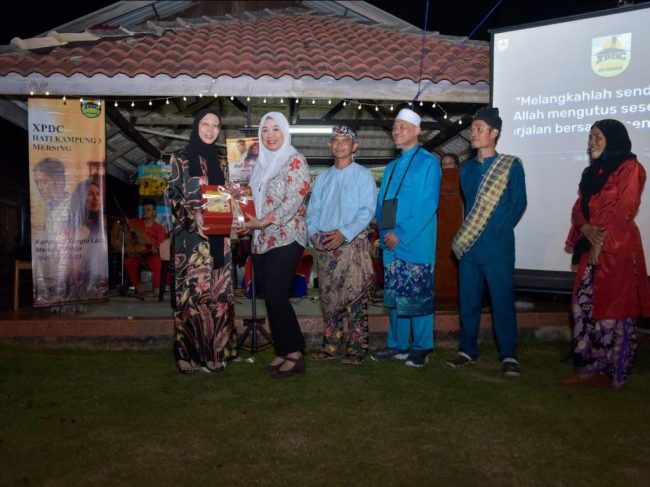 Majlis Perasmian oleh Puan Nur Fatin Dato\' Seri Ibrahim, Pengarah Urusan Kumpulan Dewina dan Puan dan Puan Nor Hayati Abdullah, Pegawai Pelancungan Kanan Tourism Malaysia Wilayah Selatan.