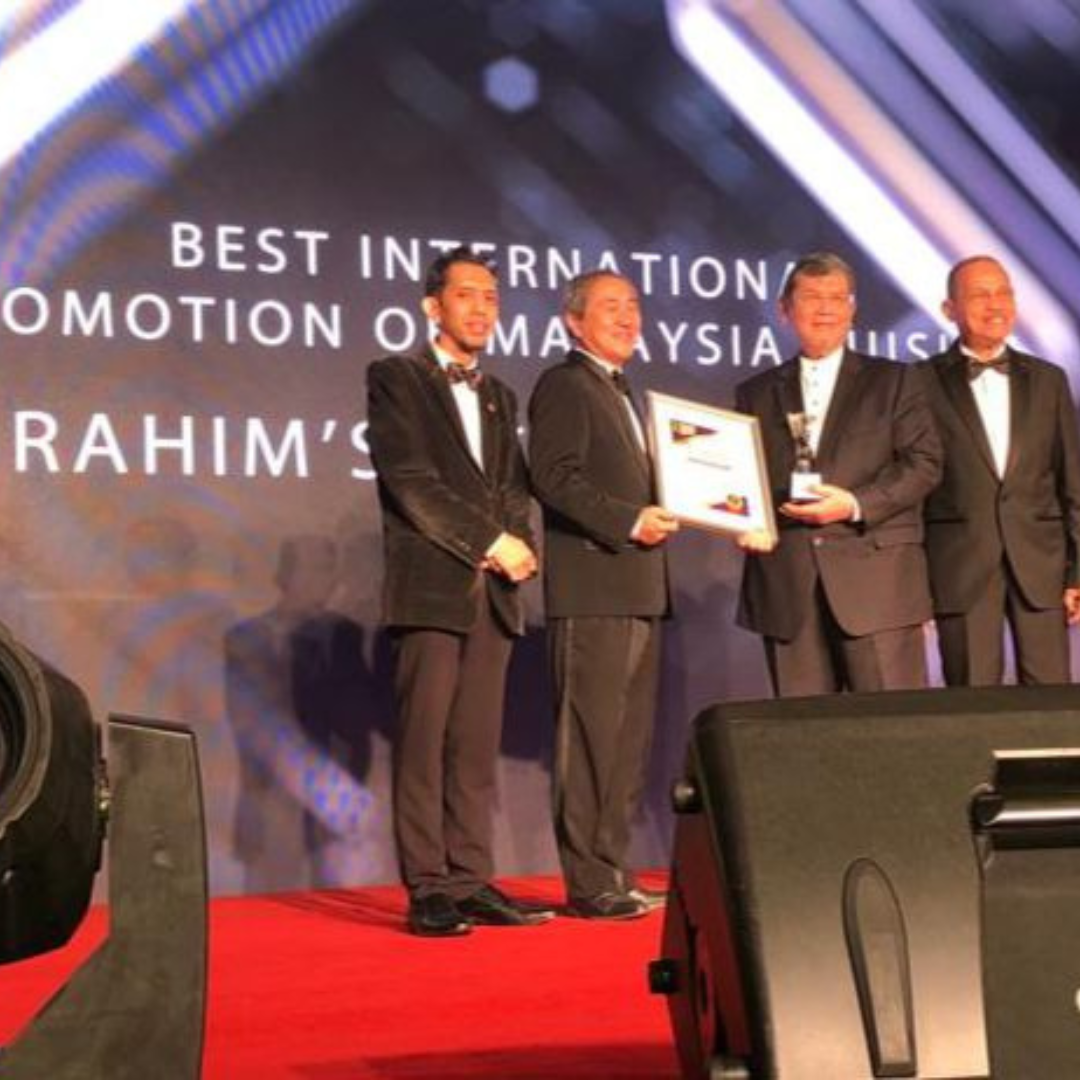 Malaysia Tourism Industry Award-Best International Promotion of Malaysian Cuisine Malaysia Tourism Industry Award-Best International Promotion of Malaysian Cuisine